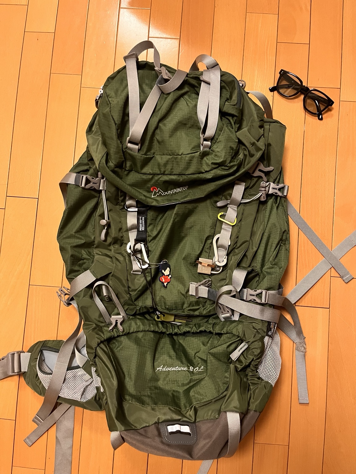 翼が所有するMOUNTAINTOP 80Lバックパックの前面